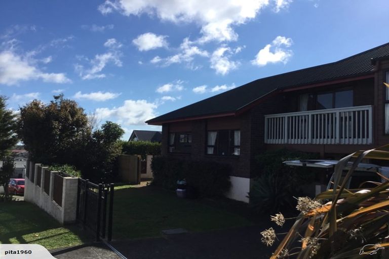 Photo of property in 70 Eugenia Rise, Totara Heights, Auckland, 2105