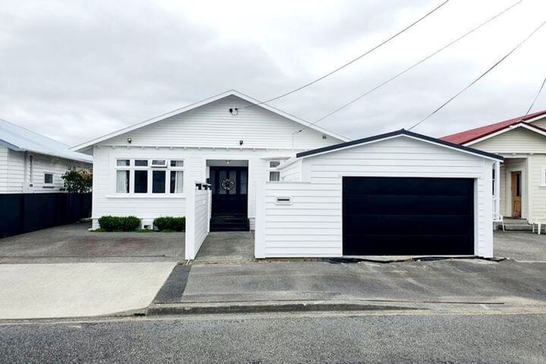 Photo of property in 10 Plunket Avenue, Petone, Lower Hutt, 5012