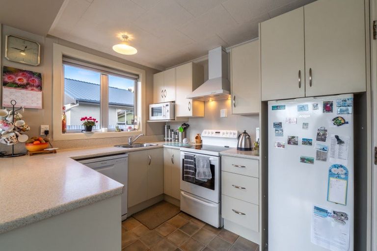 Photo of property in 19 Holloway Street, Waikiwi, Invercargill, 9810