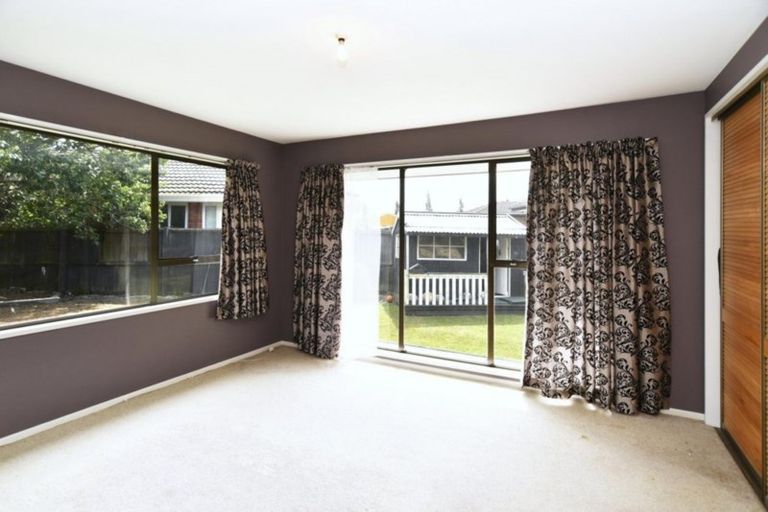 Photo of property in 12 Mayo Place, Belfast, Christchurch, 8051