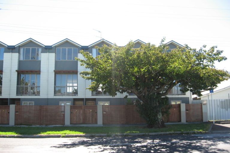 Photo of property in 1 Haverstock Road, Sandringham, Auckland, 1025