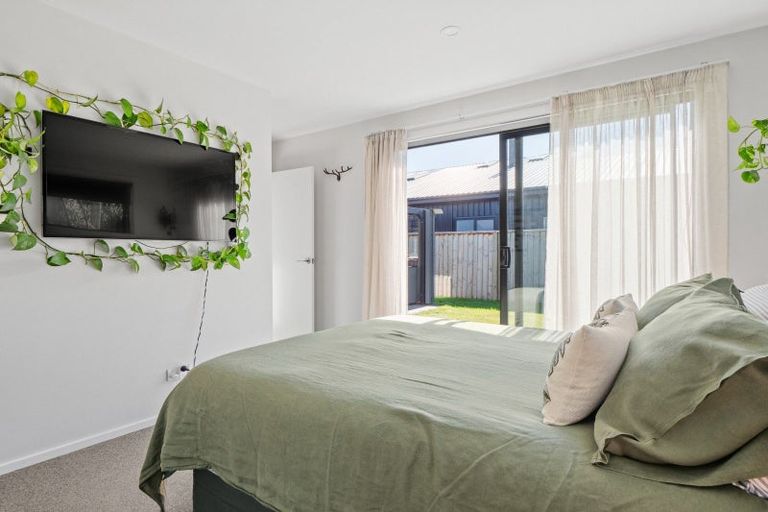 Photo of property in 11 Howden Drive, Jacks Point, 9371