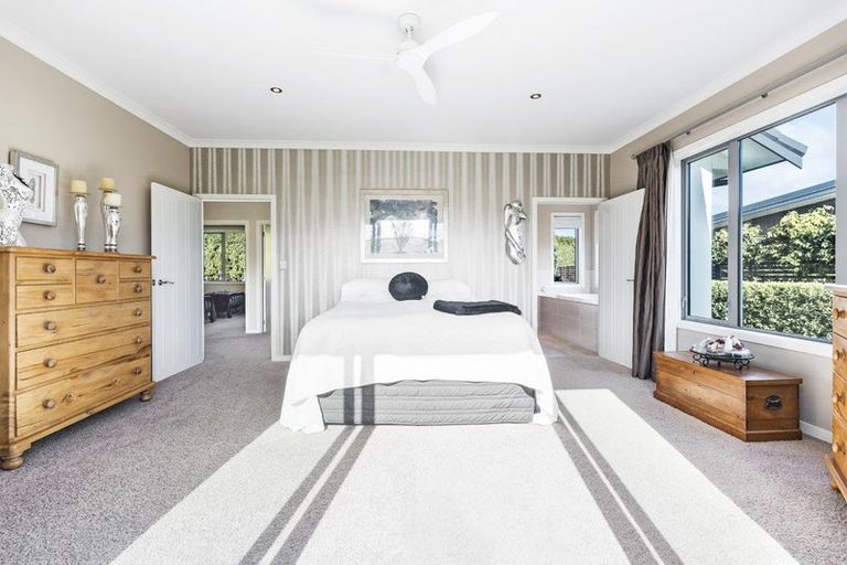 Photo of property in 7b Royal Heights, Glen Avon, New Plymouth, 4312