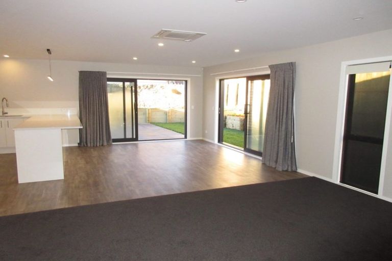 Photo of property in 4 Yorkshire Close, Whitby, Porirua, 5024