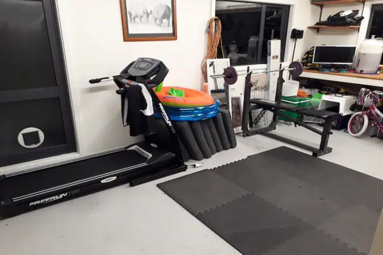 Photo of property in 129 Nicholson Road, Khandallah, Wellington, 6035