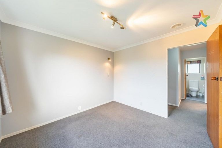 Photo of property in 21 Whitechapel Grove, Stokes Valley, Lower Hutt, 5019