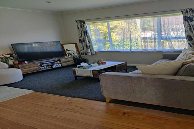 Photo of property in 34 Findlay Street, Tawa, Wellington, 5028