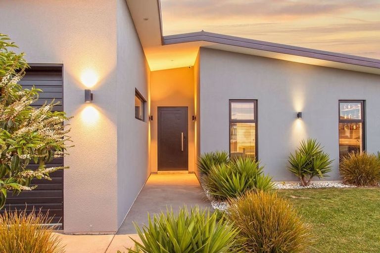 Photo of property in 34 Ellesmere Street, Marshland, Christchurch, 8083