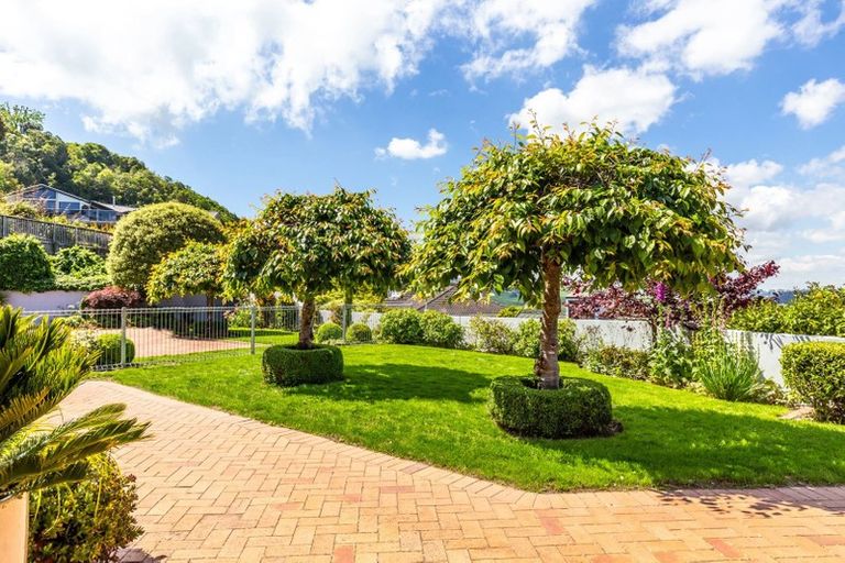 Photo of property in 2 Krissell Place, Acacia Bay, Taupo, 3330