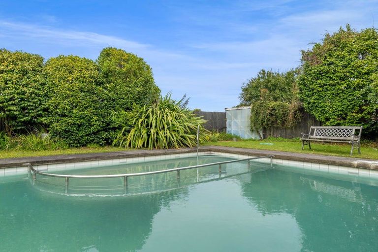 Photo of property in 19 Clifford Road, Eltham, 4322