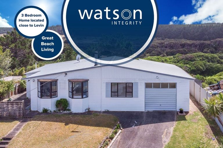 Photo of property in 1 Muritai Terrace, Hokio Beach, Levin, 5571