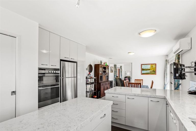 Photo of property in 10 Tatyana Place, Massey, Auckland, 0614