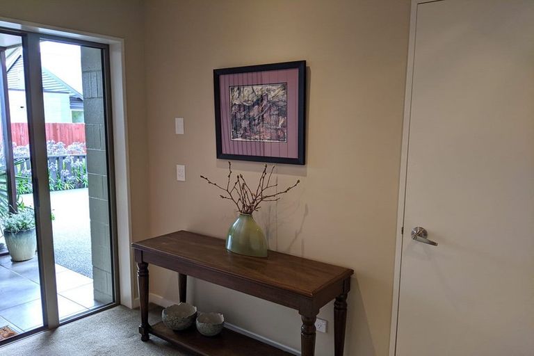 Photo of property in 24 Augusta Street, Redcliffs, Christchurch, 8081