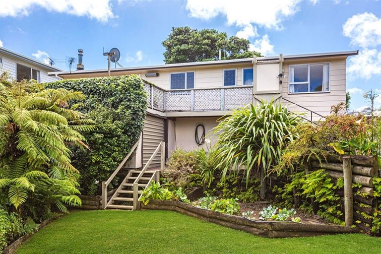 Photo of property in 20 Cassley Crescent, Papakowhai, Porirua, 5024