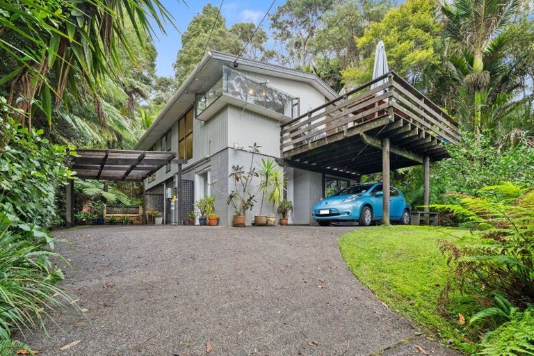 Photo of property in 185 Laingholm Drive, Laingholm, Auckland, 0604
