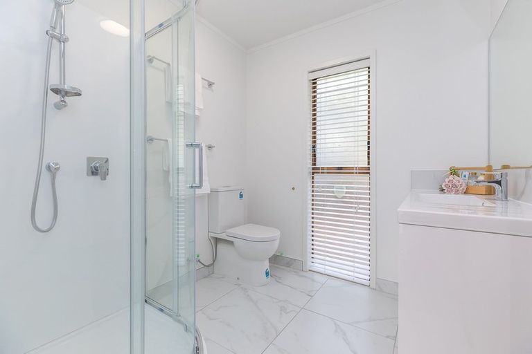 Photo of property in 47 Stapleford Crescent, Browns Bay, Auckland, 0630