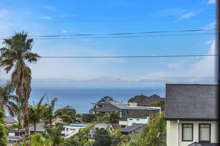 Photo of property in 1/72 Deep Creek Road, Torbay, Auckland, 0630