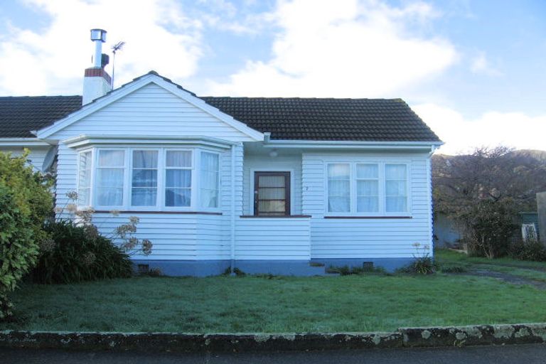 Photo of property in 7 Craddock Street, Waterloo, Lower Hutt, 5011