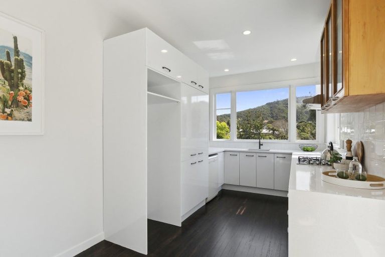 Photo of property in 22 Izard Road, Khandallah, Wellington, 6035