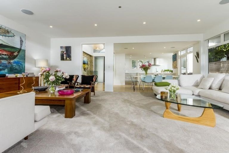 Photo of property in 2/34 Whitby Crescent, Mairangi Bay, Auckland, 0630