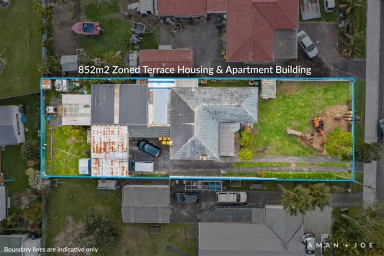 Photo of property in 9 Enderby Drive, Te Atatu Peninsula, Auckland, 0610