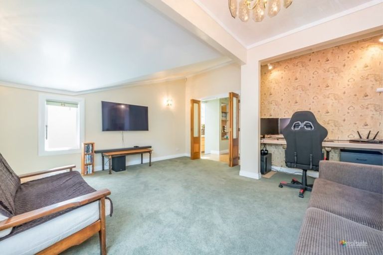 Photo of property in 25 Hinau Street, Woburn, Lower Hutt, 5010