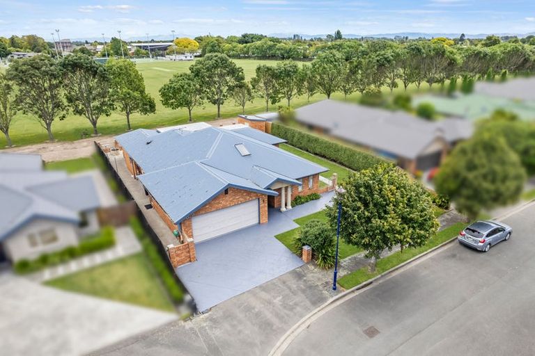 Photo of property in 27 Providence Place, Redwood, Christchurch, 8051