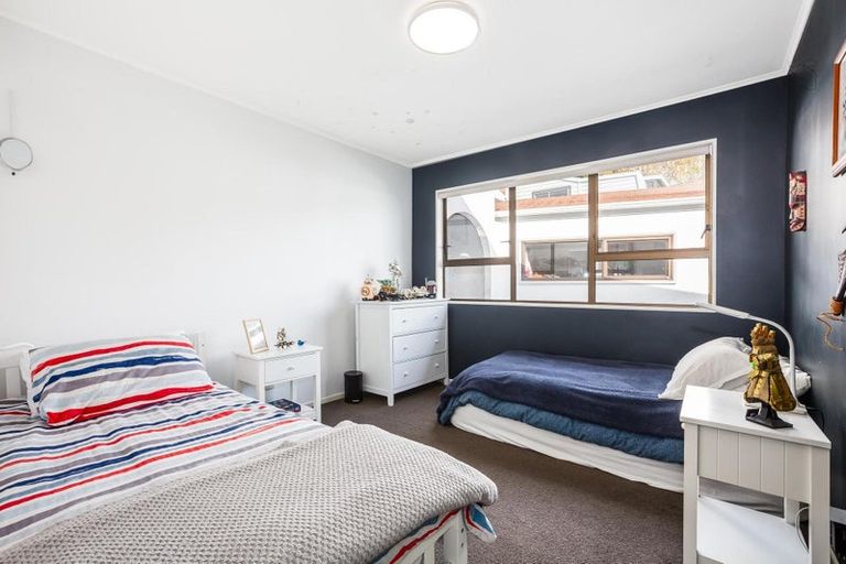 Photo of property in 22 Solander Place, Whitby, Porirua, 5024