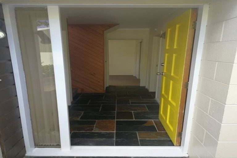 Photo of property in 2/708 Beach Road, Browns Bay, Auckland, 0630