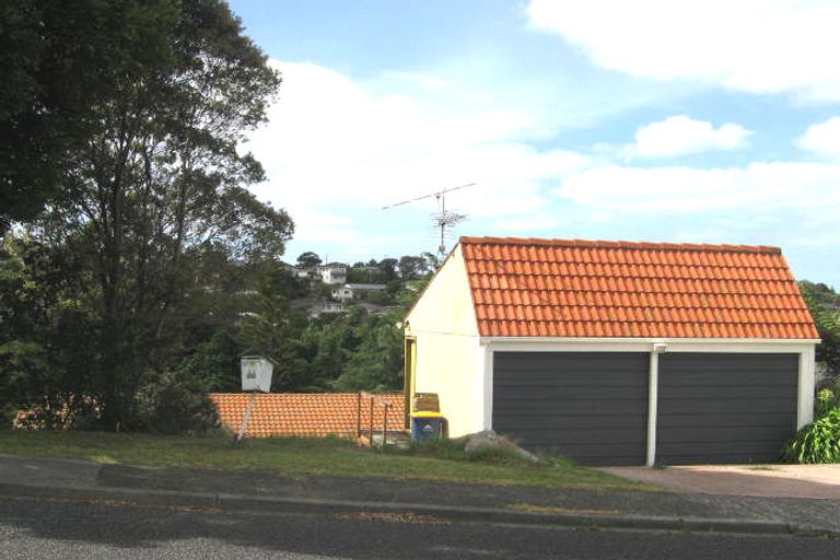 Photo of property in 38 Girrahween Drive, Totara Vale, Auckland, 0629