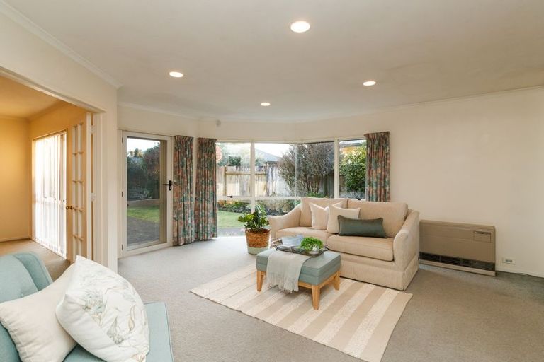 Photo of property in 14 Balcairn Place, Terrace End, Palmerston North, 4410
