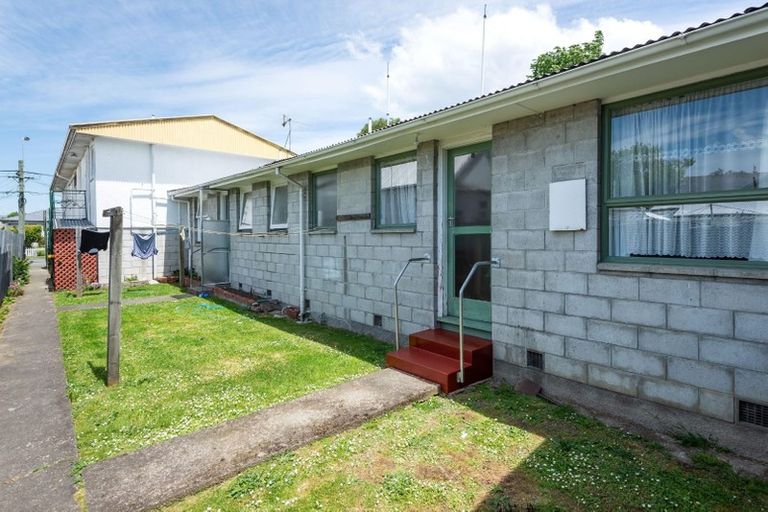 Photo of property in 4/225 Edgeware Road, Edgeware, Christchurch, 8013
