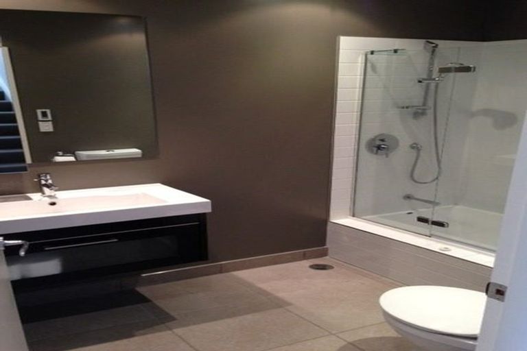 Photo of property in 49 Tiketike Way, Brooklyn, Wellington, 6021