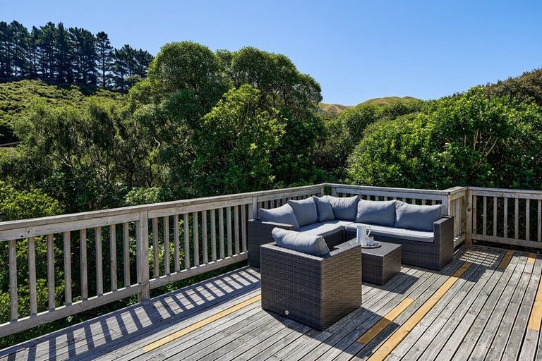 Photo of property in 105 Cluny Road, Plimmerton, Porirua, 5026