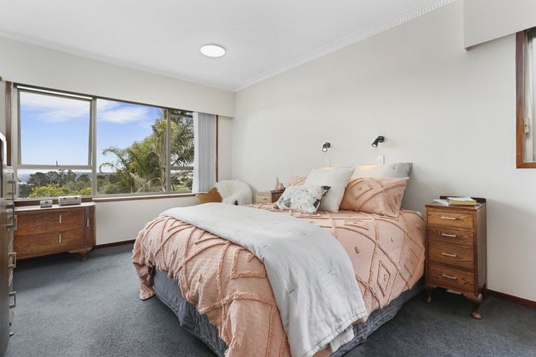 Photo of property in 11 Hadfield Street, Beach Haven, Auckland, 0626