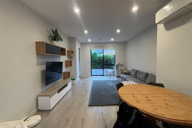 Photo of property in 27 Craigs Way, Hobsonville, Auckland, 0616