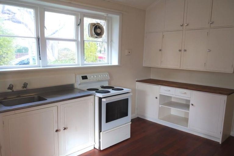 Photo of property in 39 Park Road, West End, Palmerston North, 4412