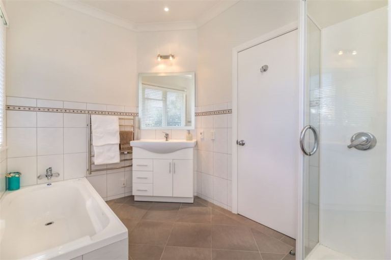 Photo of property in 51 Barton Avenue, Heretaunga, Upper Hutt, 5018