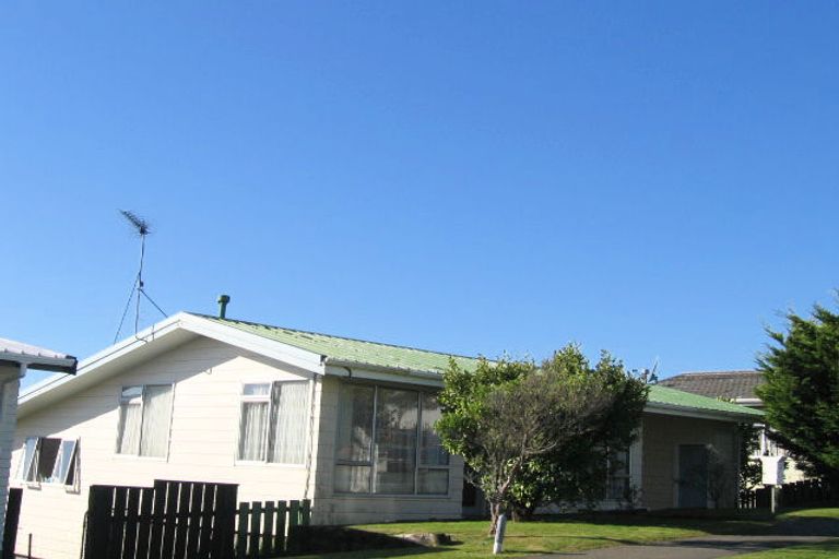 Photo of property in 19 Greenwich Grove, Stokes Valley, Lower Hutt, 5019
