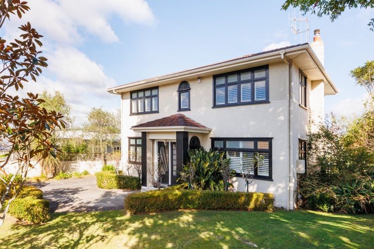 Photo of property in 70 Heretaunga Street, Palmerston North, 4414