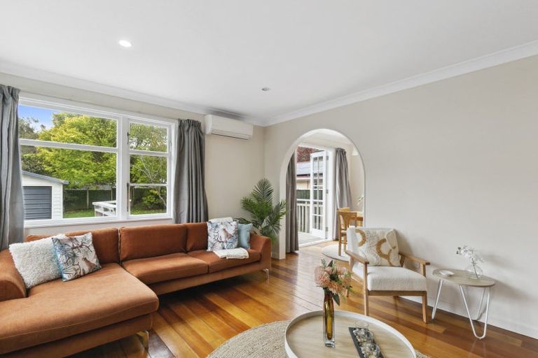 Photo of property in 29 Collins Avenue, Tawa, Wellington, 5028