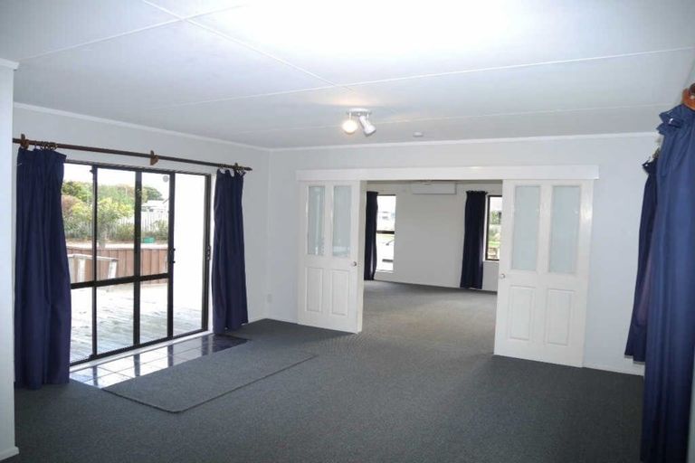 Photo of property in 7 Linwood Drive, Paraparaumu, 5032