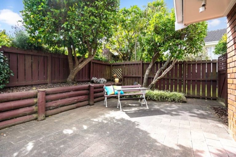 Photo of property in 46 Glenfern Road, Mellons Bay, Auckland, 2014