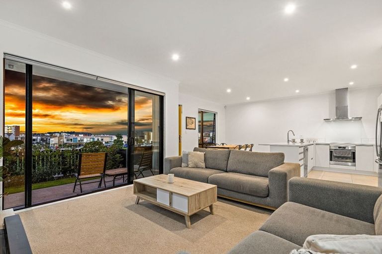 Photo of property in 1/42 Nugget Avenue, Hobsonville, Auckland, 0616