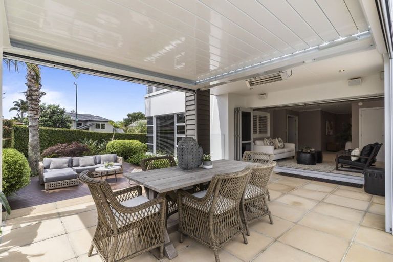 Photo of property in 14 Tranquility Rise, Mellons Bay, Auckland, 2014