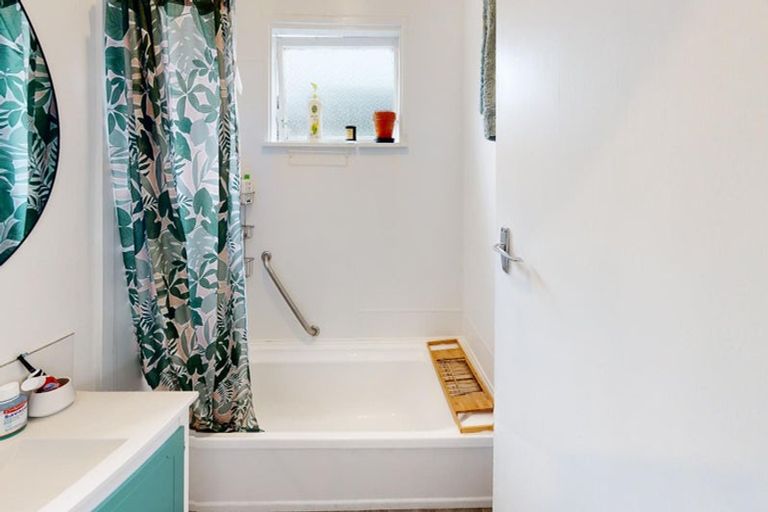 Photo of property in 10 Alexander Street, Awapuni, Palmerston North, 4412