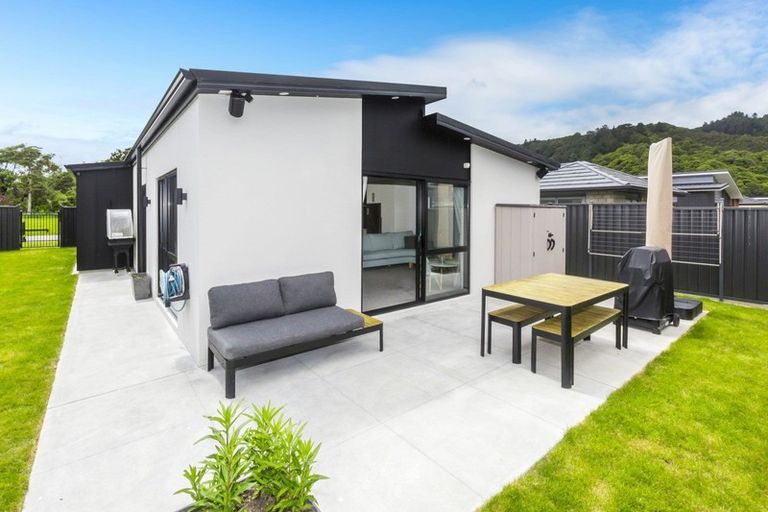 Photo of property in 11 Pattullo Crescent, Wallaceville, Upper Hutt, 5018