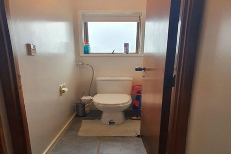 Photo of property in 60 Strid Road, Te Atatu South, Auckland, 0610