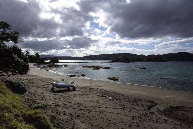 Photo of property in 63 Martin Road, Whangaruru, Hikurangi, 0184