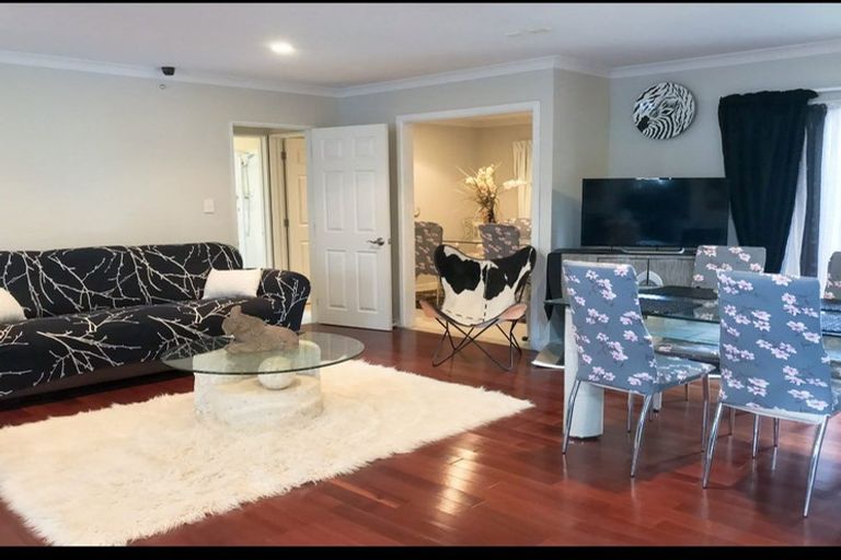 Photo of property in 106 Meadowland Drive, Somerville, Auckland, 2014